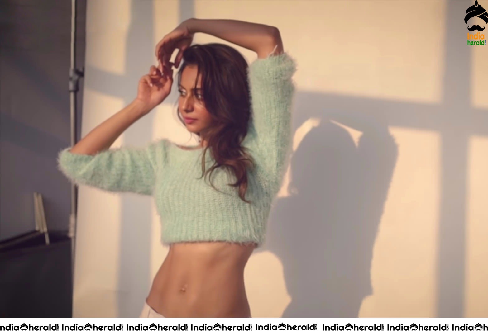 Rakul Preet Unseen Hottest Exposing Photoshoot Stills Set 4