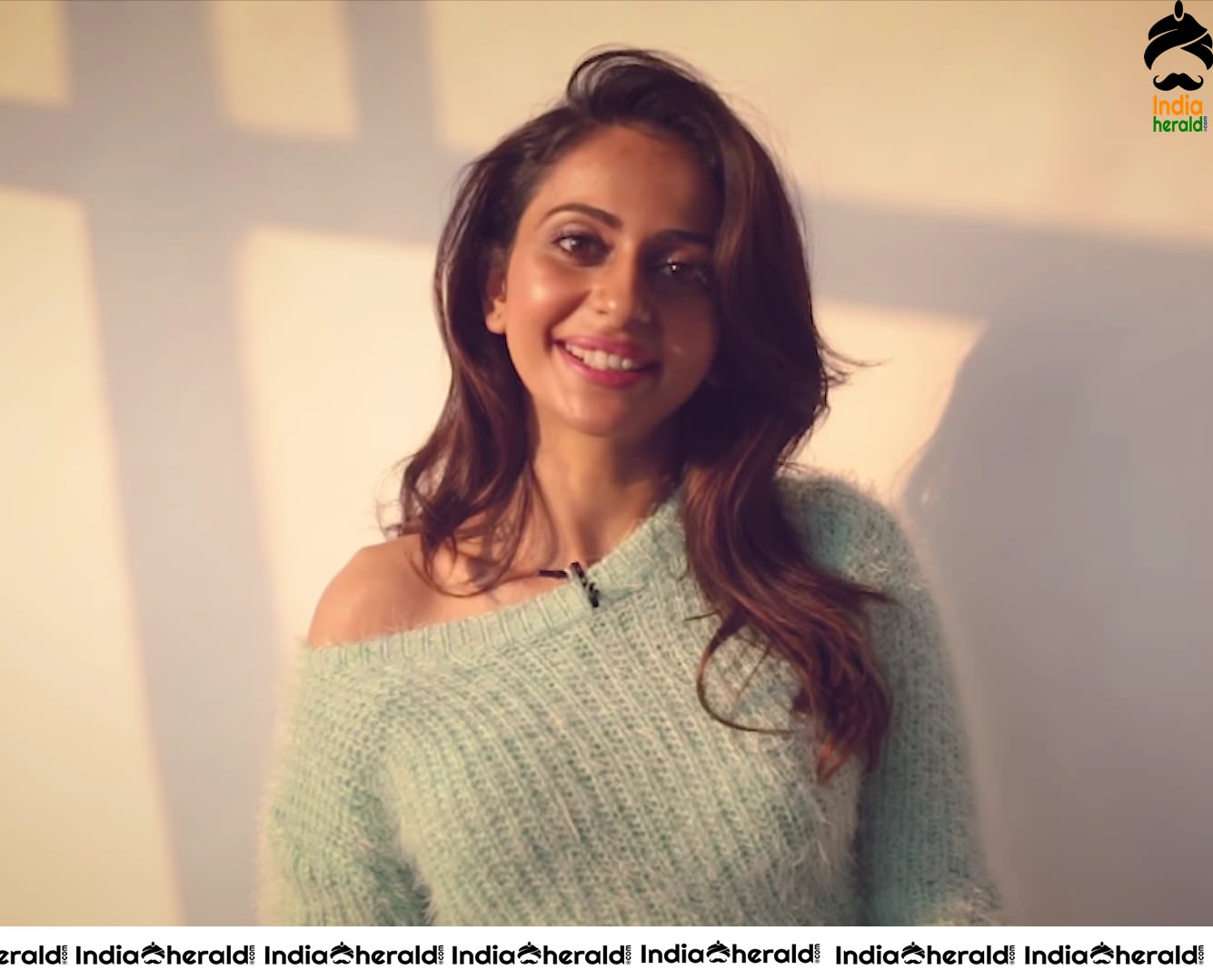 Rakul Preet Unseen Hottest Exposing Photoshoot Stills Set 4