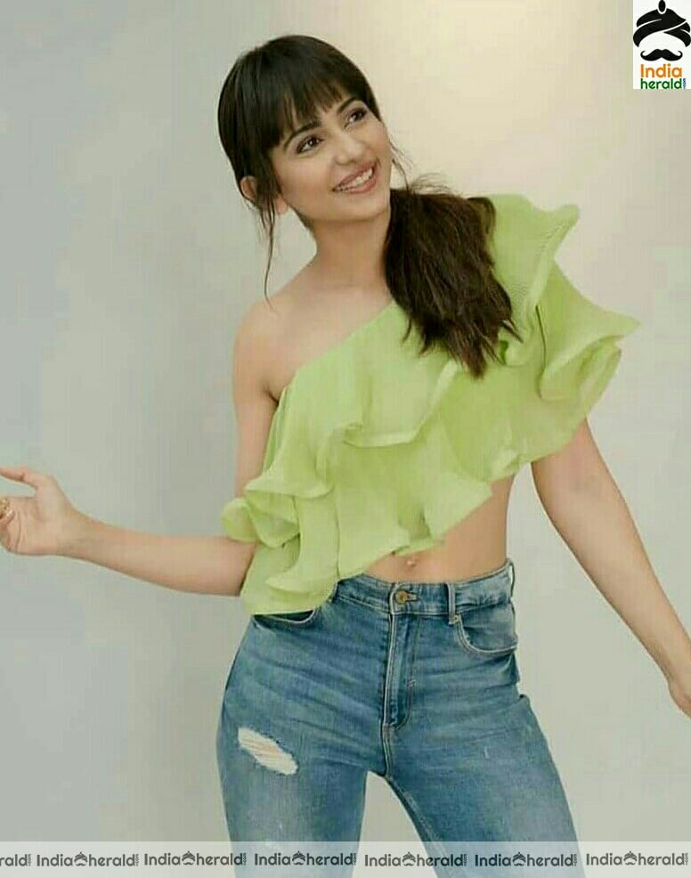 Rakulpreet Cute Vintage Clicks