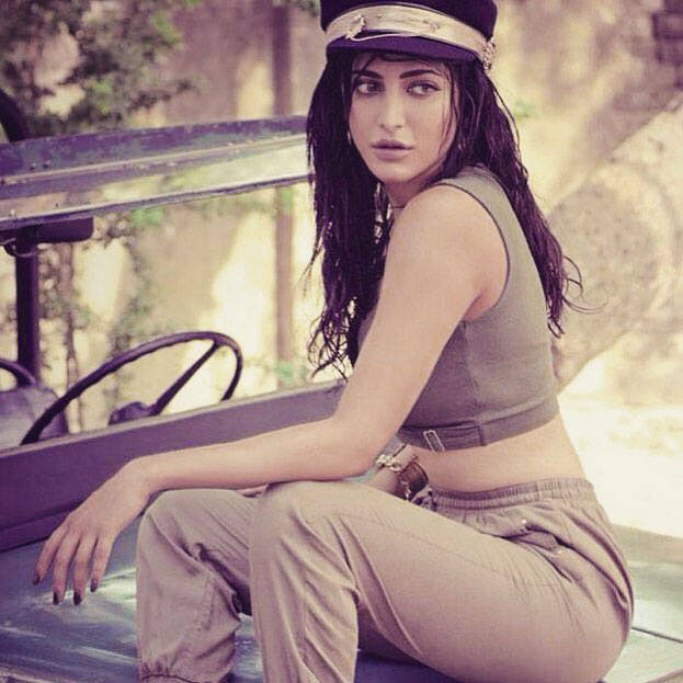 Rare And Unseen Hot Photos Of Shruti Hassan Set 1
