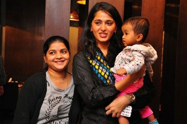 Rare And Unseen Photos Of Anushka Shetty Spending Time With Her Family