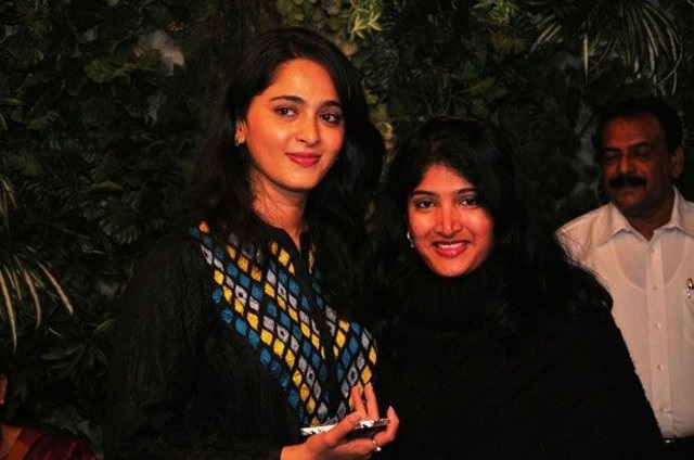 Rare And Unseen Photos Of Anushka Shetty Spending Time With Her Family
