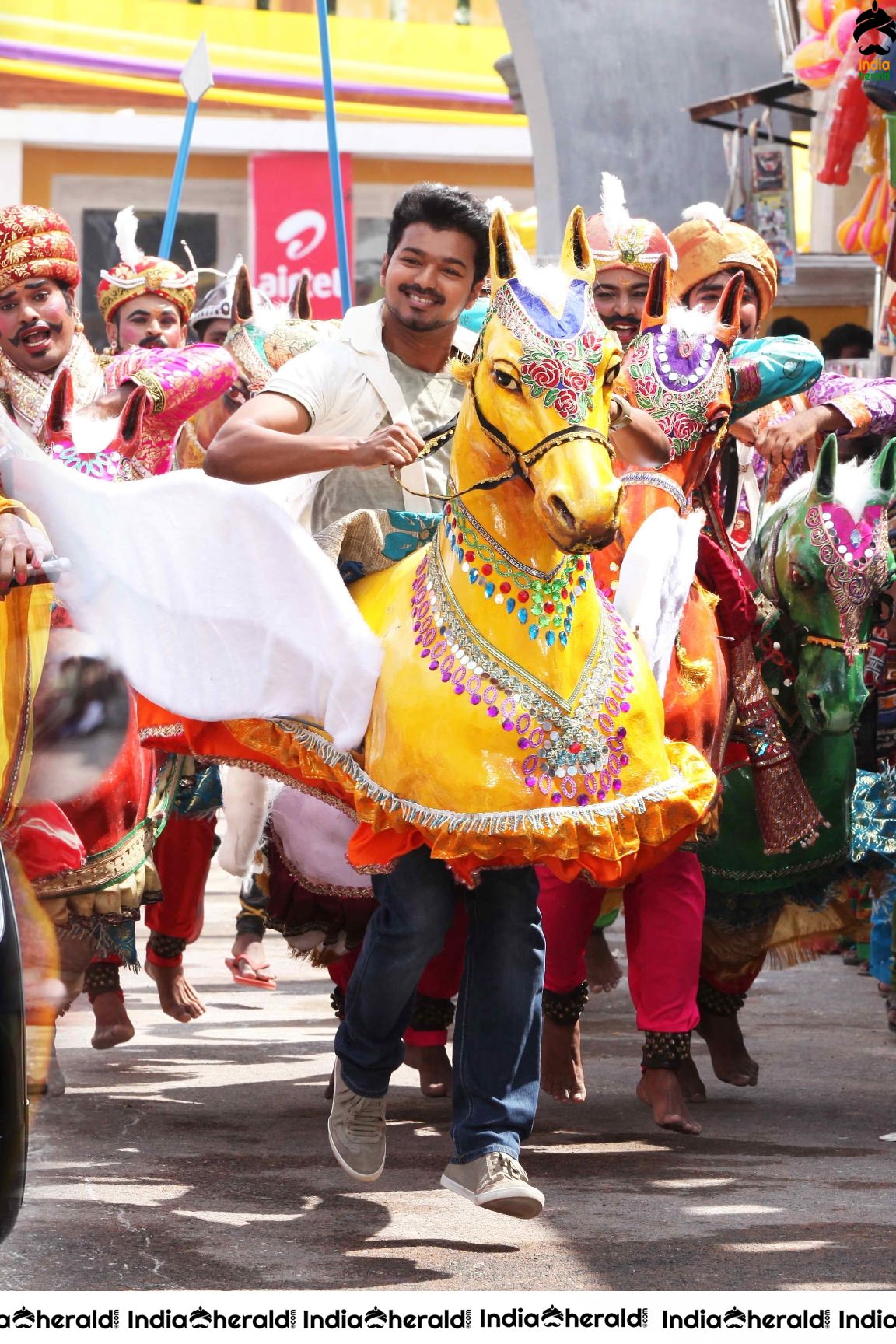 Rare and Unseen Photos of Vijay and Kajal Aggarwal from Jilla movie Set 4