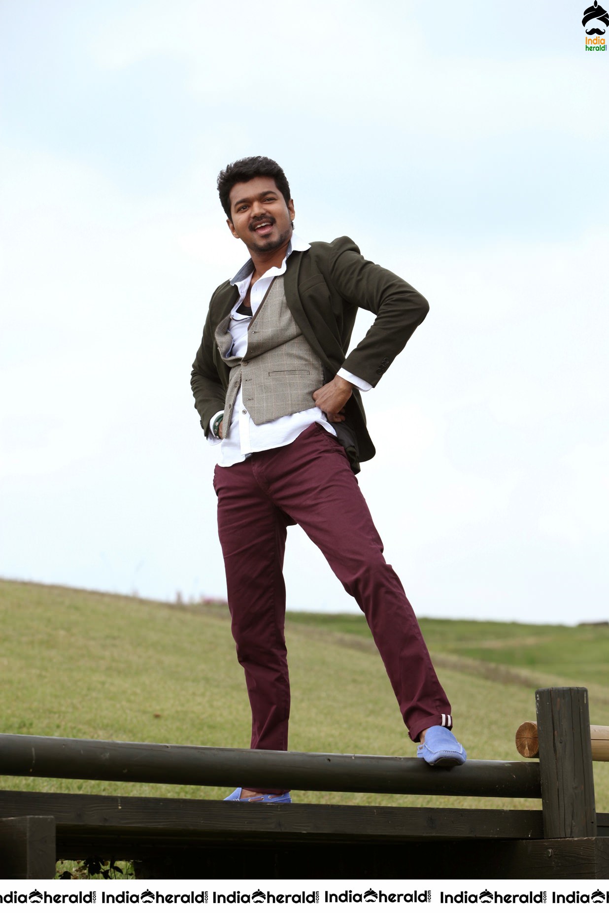 Rare and Unseen Photos of Vijay and Kajal Aggarwal from Jilla movie Set 4