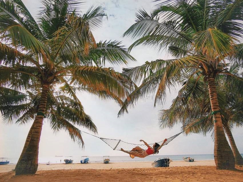 Rare Hot Photos From Jacqueline Fernandez Vacation Spots