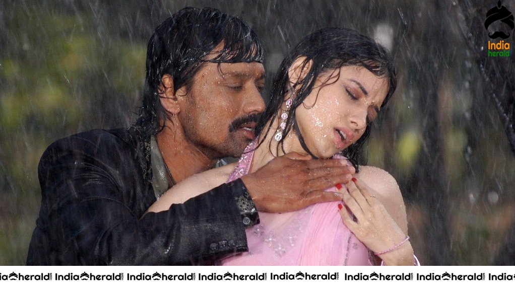 Rare Hot Photos of Tamannaah Saree Stripping and Enjoyed by Hero under Rain Set 2