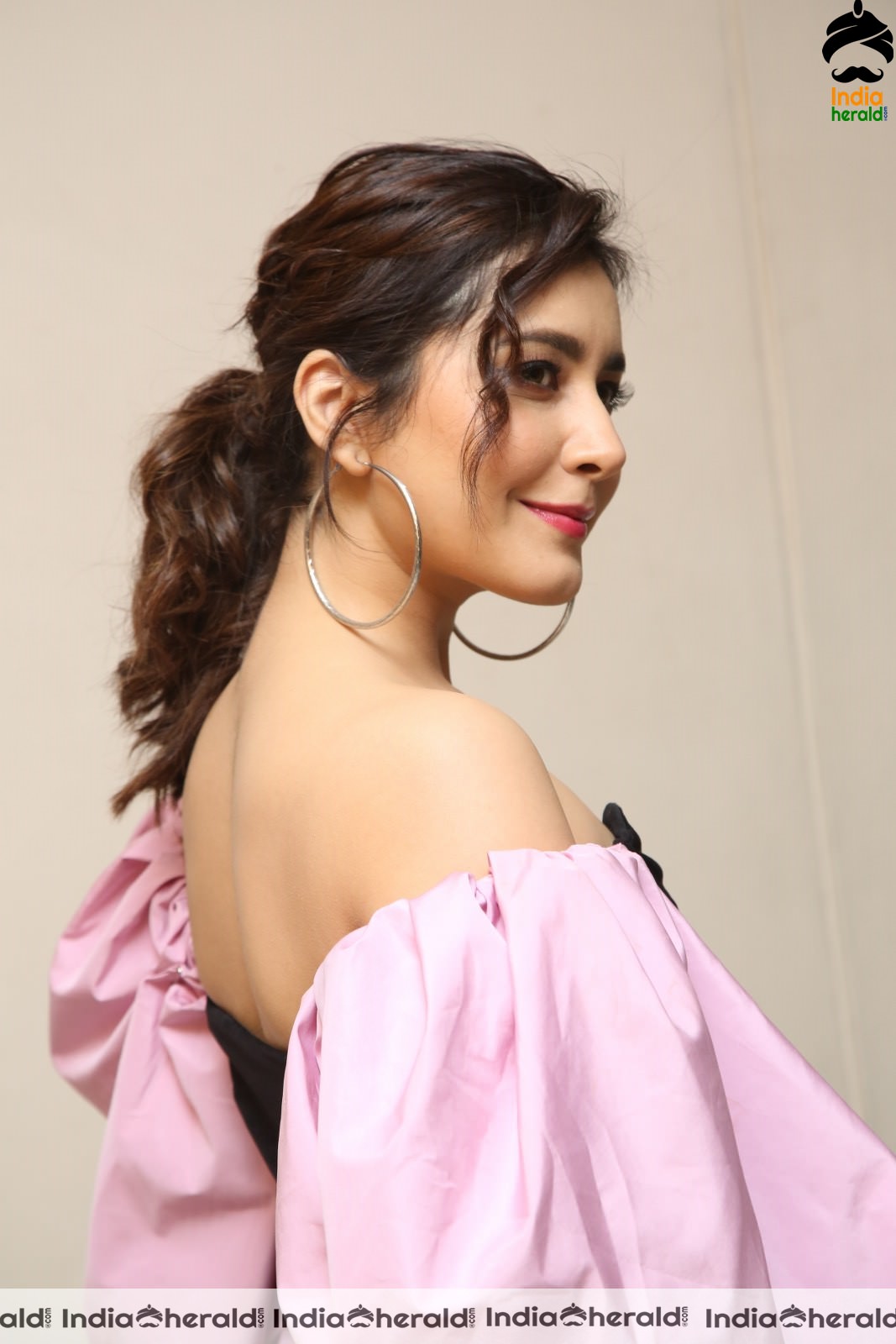 Rashi Khanna Looking Like a Newly Blossomed Flower Set 2