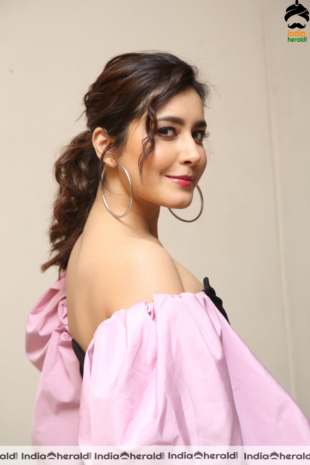 Rashi Khanna Looking Like a Newly Blossomed Flower Set 2