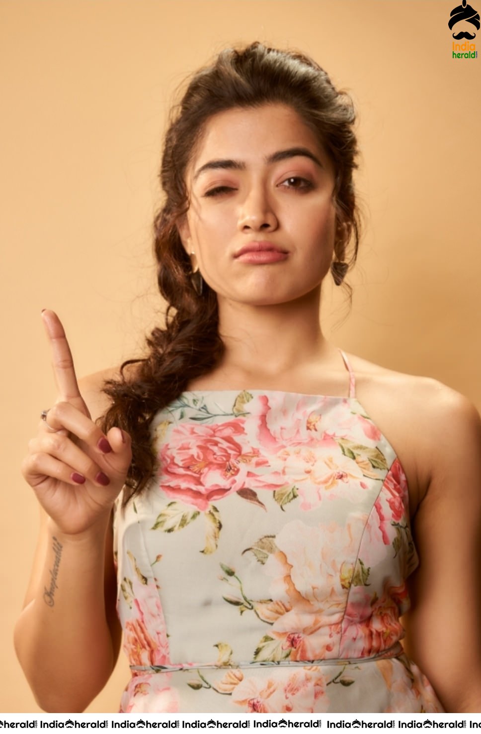 Rashmika Mandanna Cute and Adorable Expressions in this latest Photoshoot Set 2