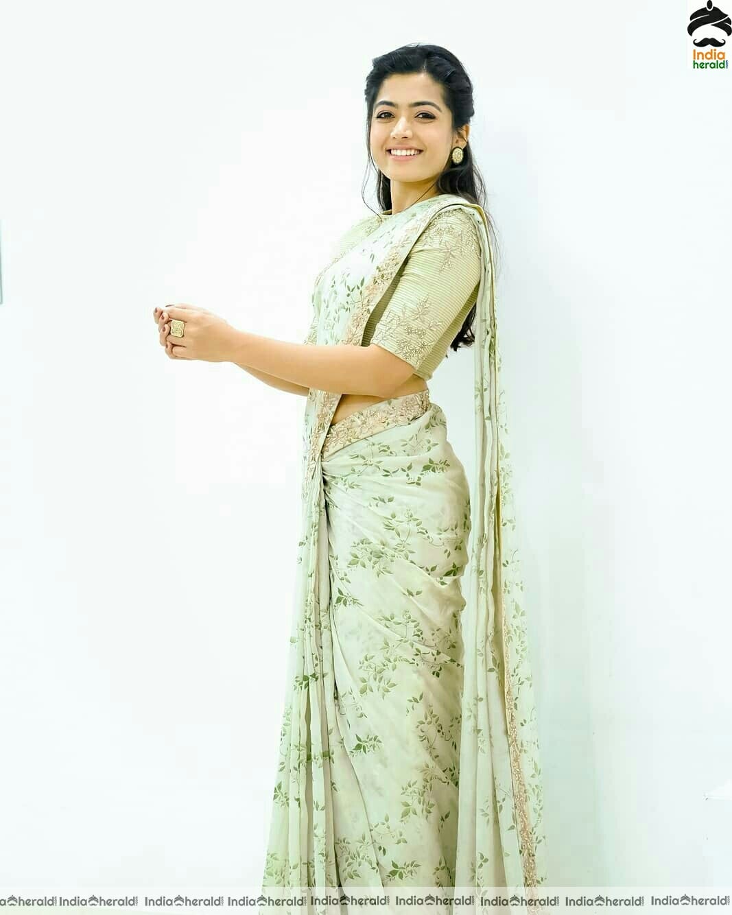 Rashmika Mandanna Cute Saree Stills