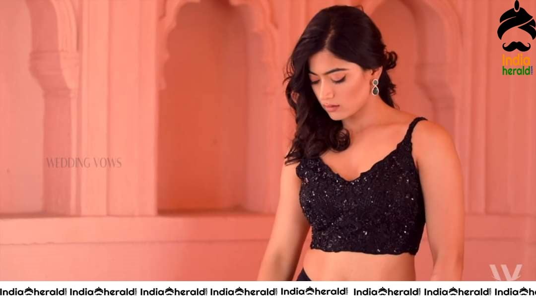 Rashmika Mandanna Hot Waist and Navel Show during Wedding Vows Shoot Set 1