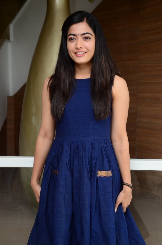Rashmika Mandanna Latest Cute Photoshoot Set 1