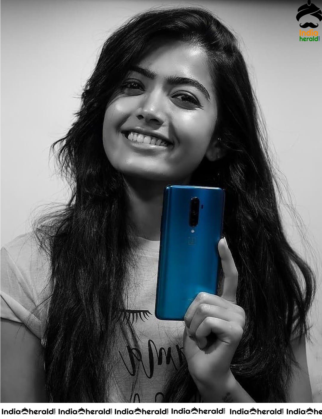 Rashmika Mandanna Latest Hot Photos for Mobile Ad