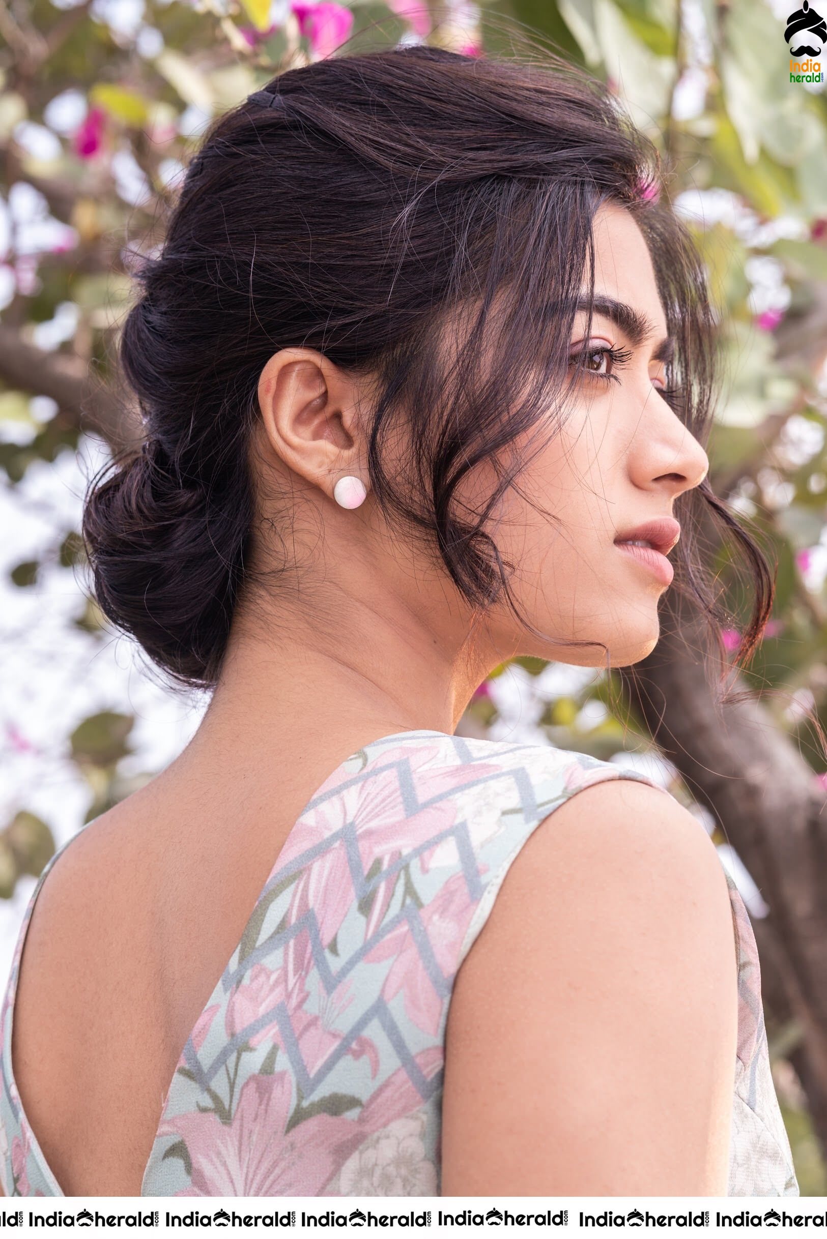Rashmika Mandanna Latest Seducing Photoshoot