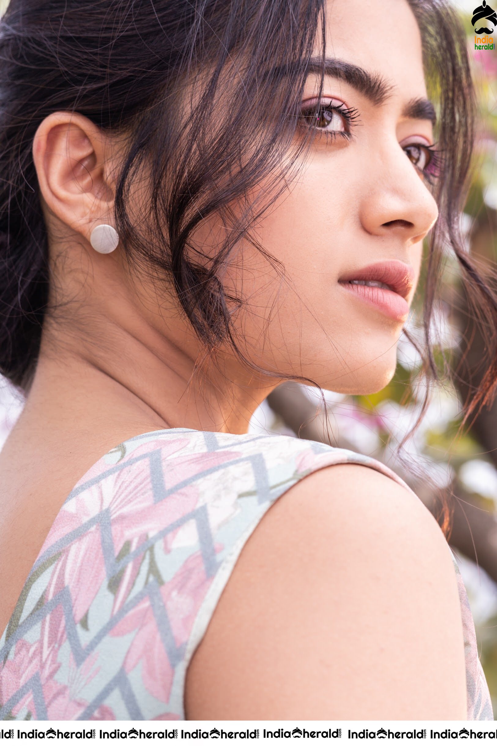 Rashmika Mandanna Latest Seducing Photoshoot