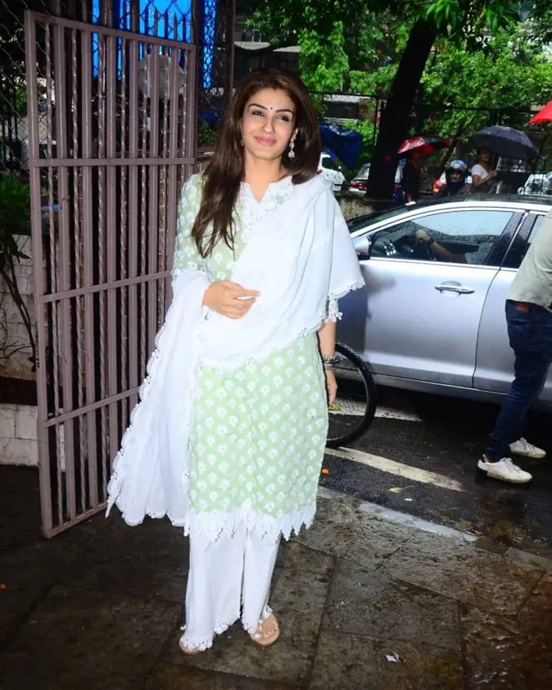 Raveena Tandon Ravishing In Traditional Chudi