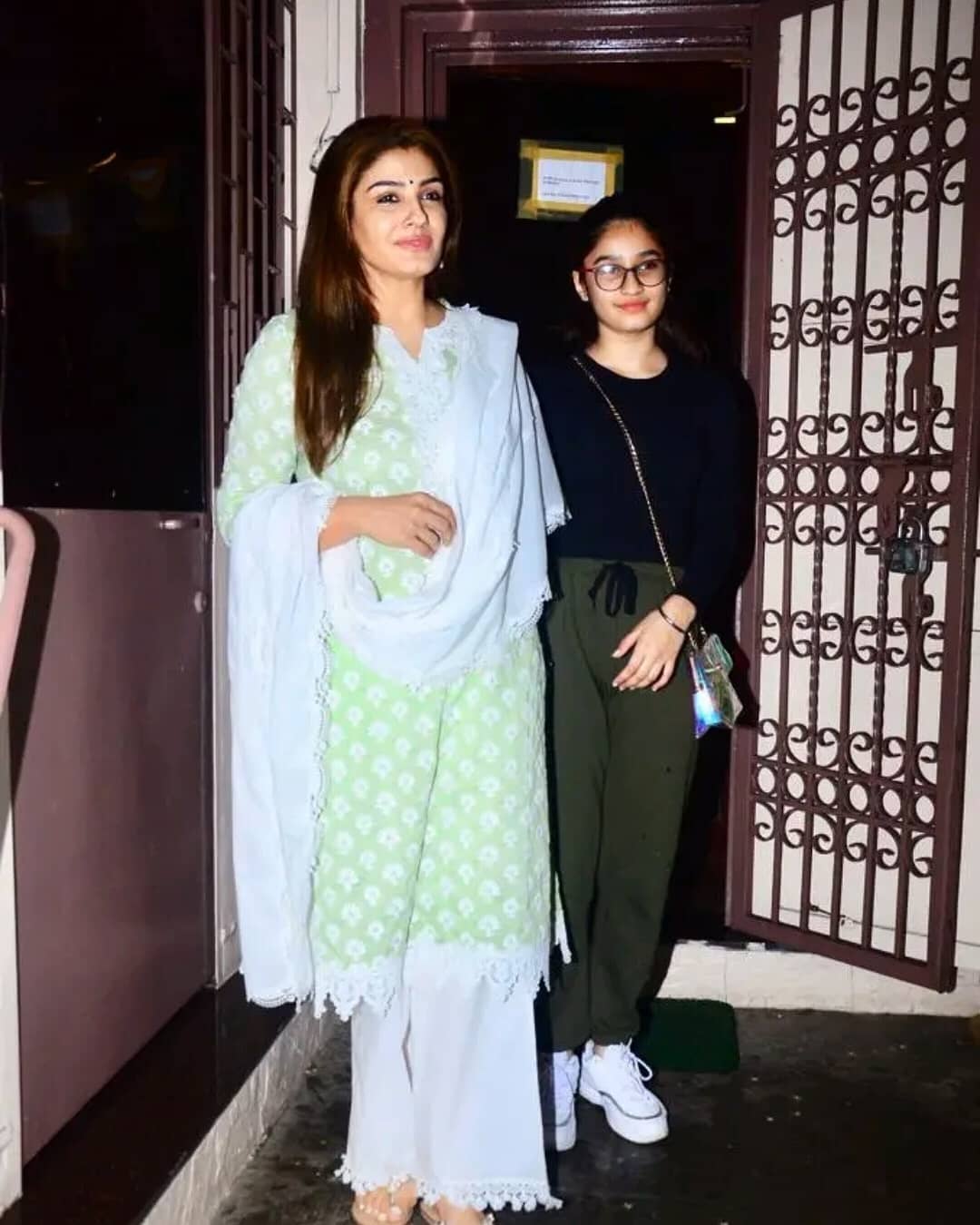 Raveena Tandon Ravishing In Traditional Chudi