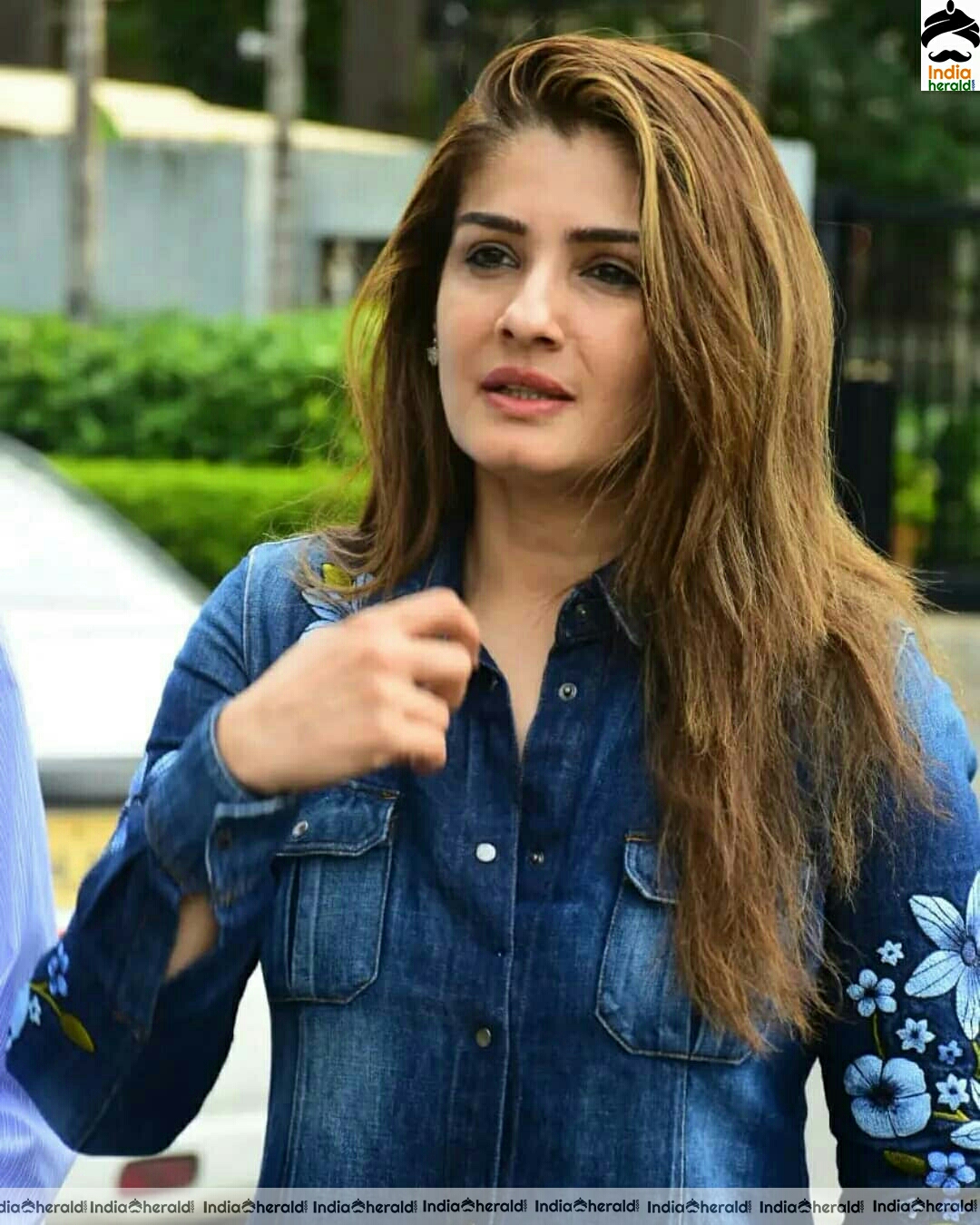 Raveena Tandon Spotted outside At Juhu