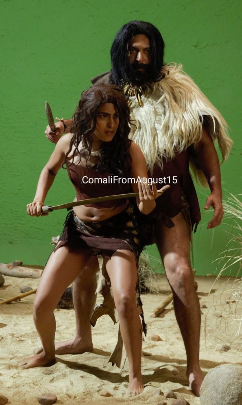 Ravi And Kajal Aggarwal Stills From Comali Movie