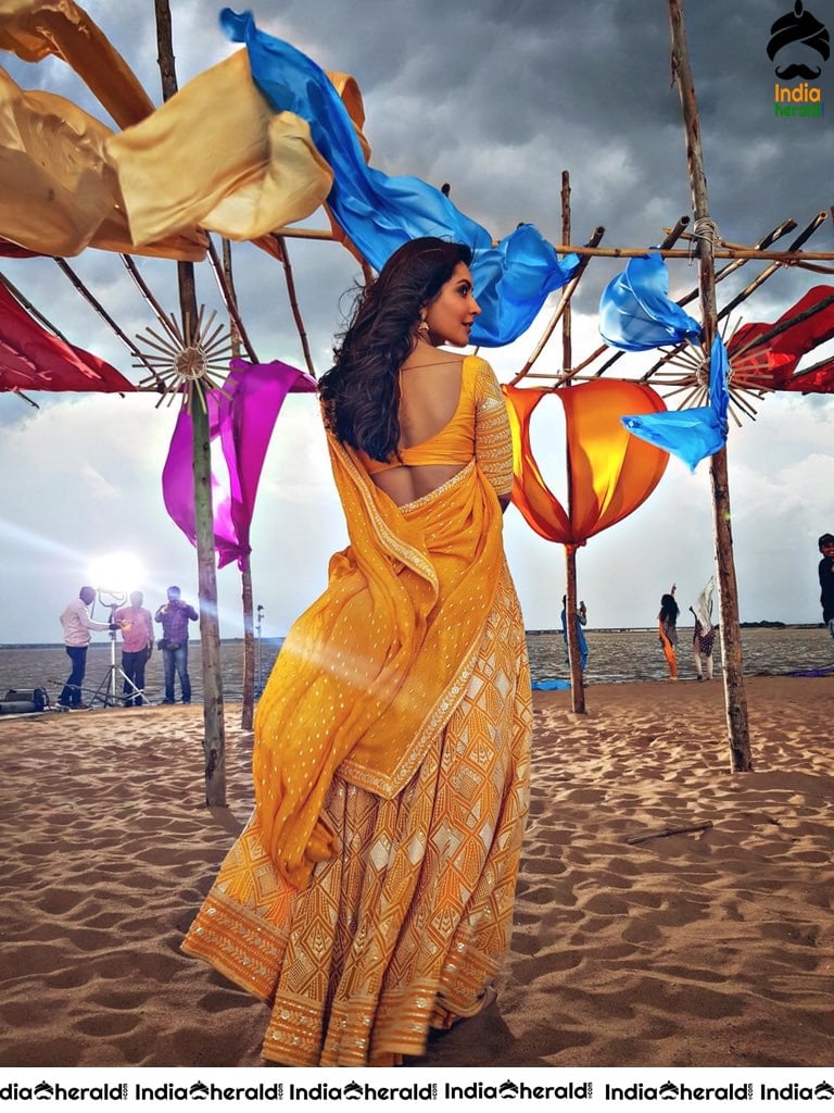 Recent Tempting Hot Photoshot Clicks of Raashi Khanna