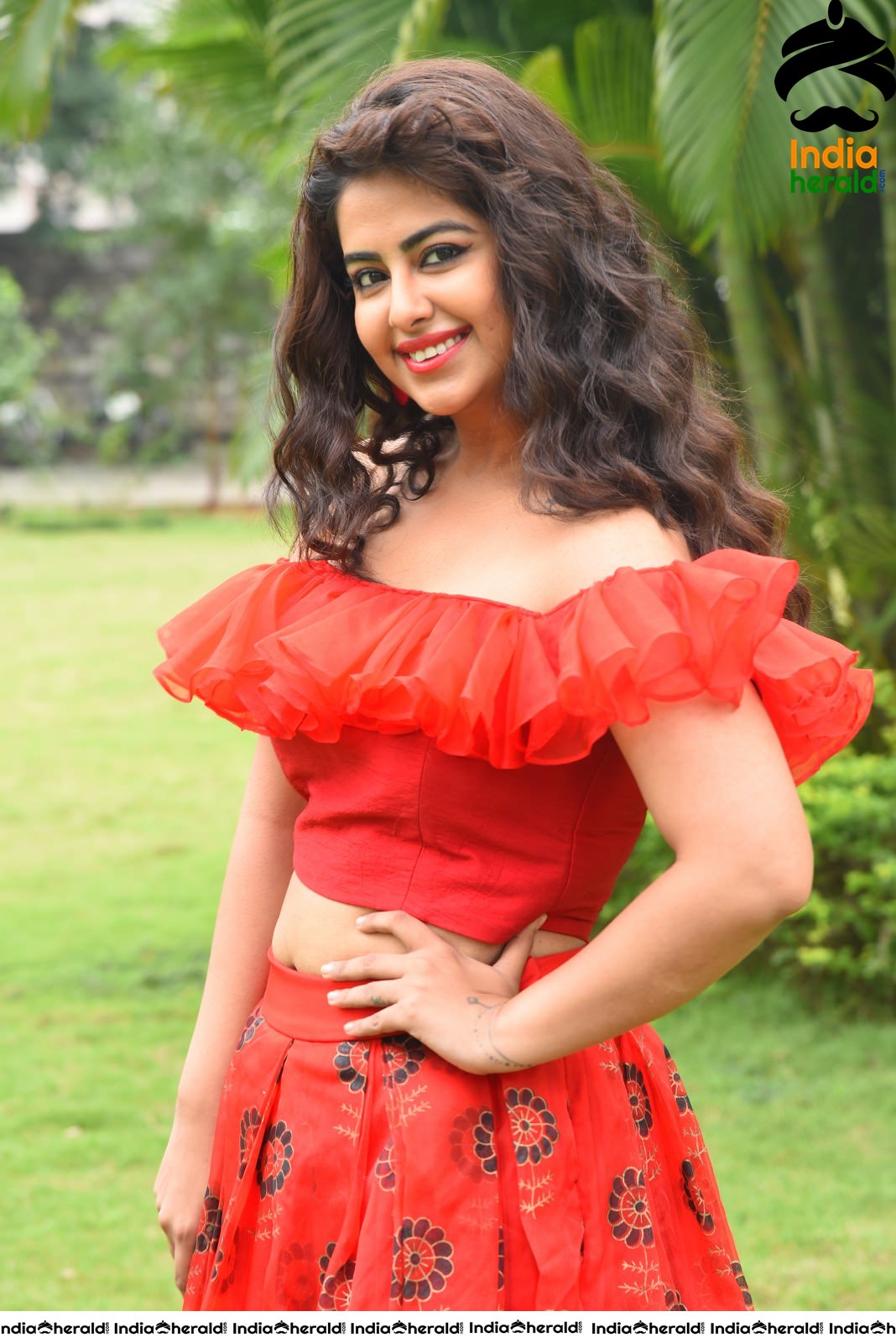 Red Hot Avika Gor showing her Sexy Waistline during Press Meet Set 1