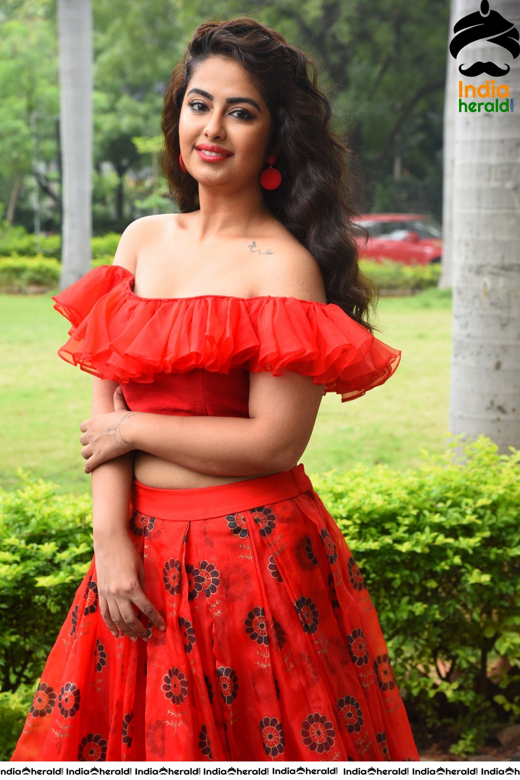 Red Hot Avika Gor showing her Sexy Waistline during Press Meet Set 6