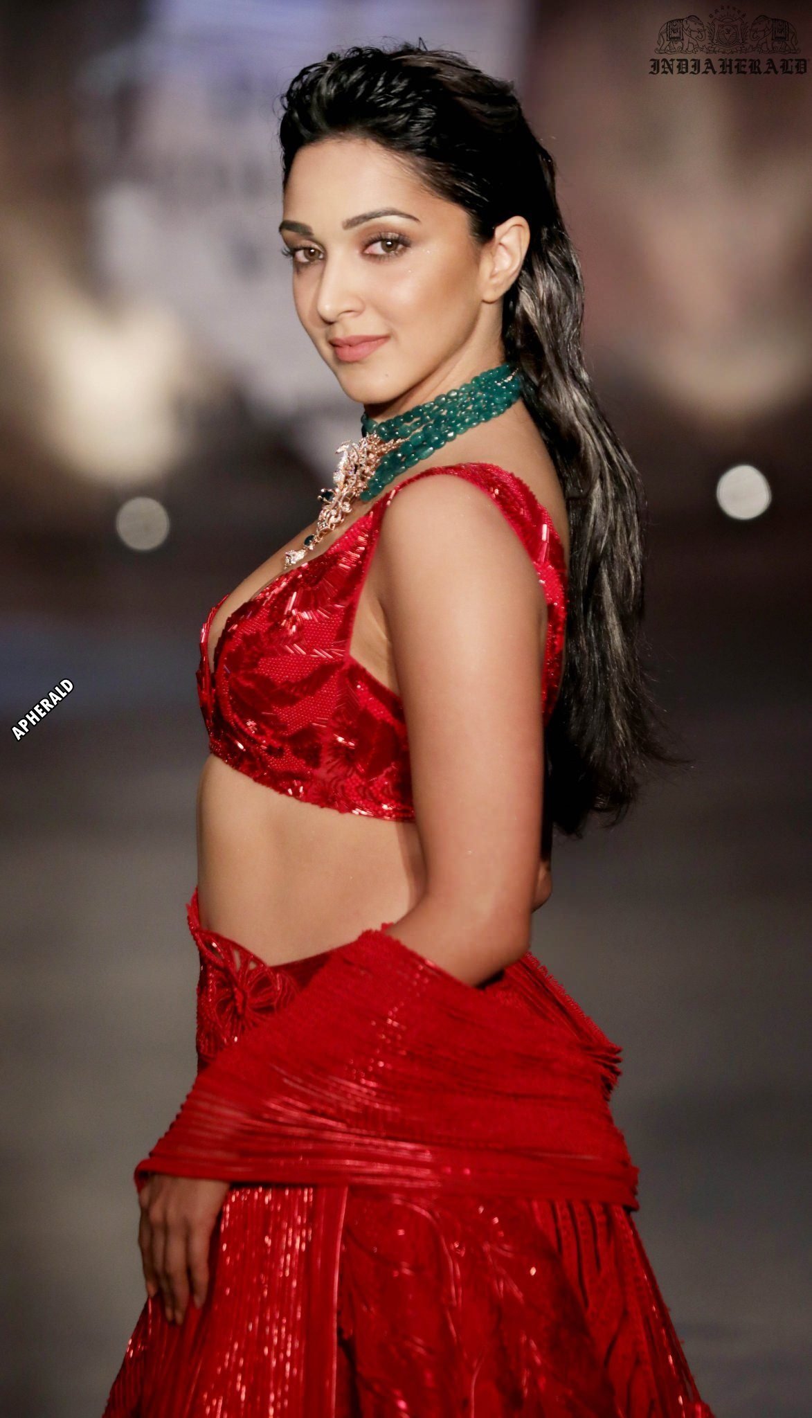 Red Hot Kiara Advani Hot Cleavage Exposure At India Couture Week Set 1