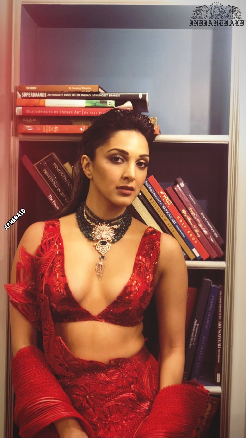 Red Hot Kiara Advani Hot Cleavage Exposure At India Couture Week Set 2