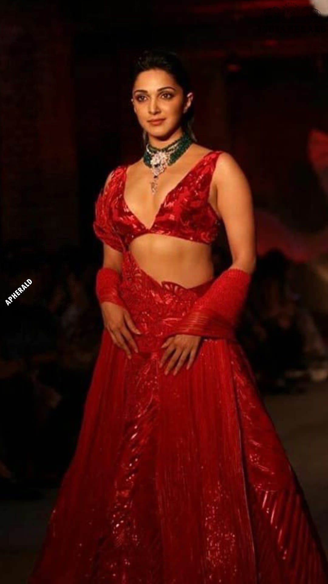 Red Hot Kiara Advani Hot Cleavage Exposure At India Couture Week Set 2