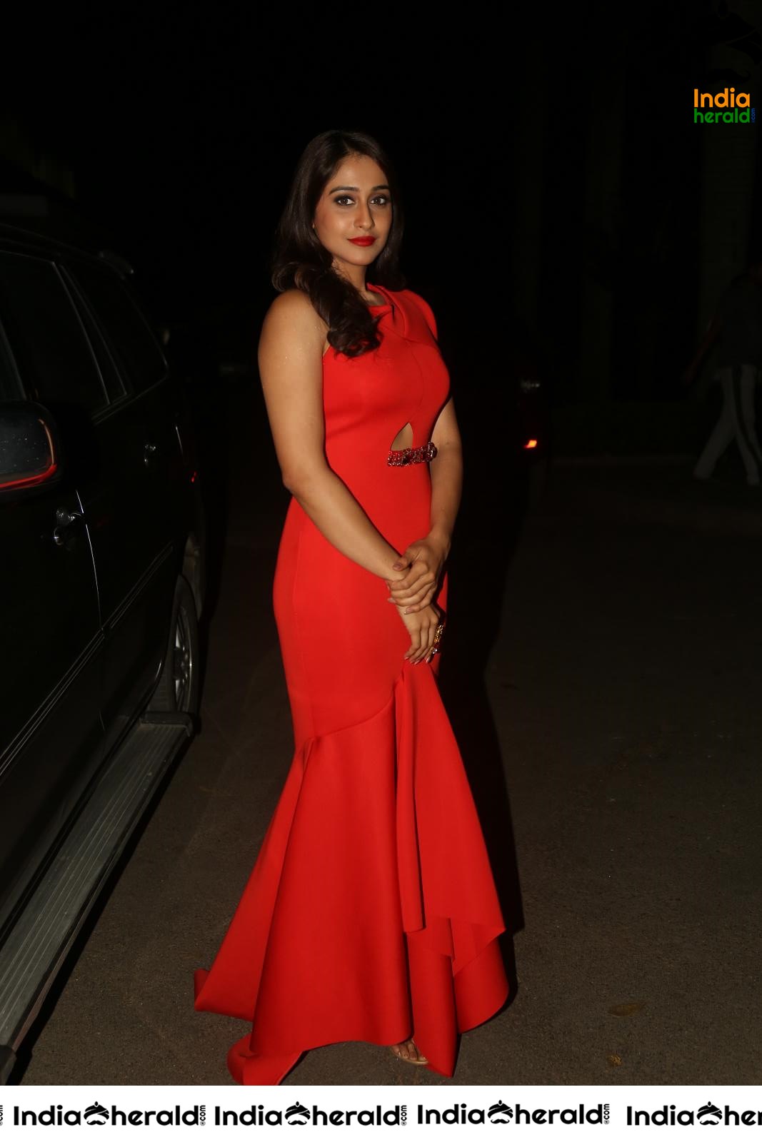 Red Hot Regina Cassandra Oozing the Oomph all the way Set 1