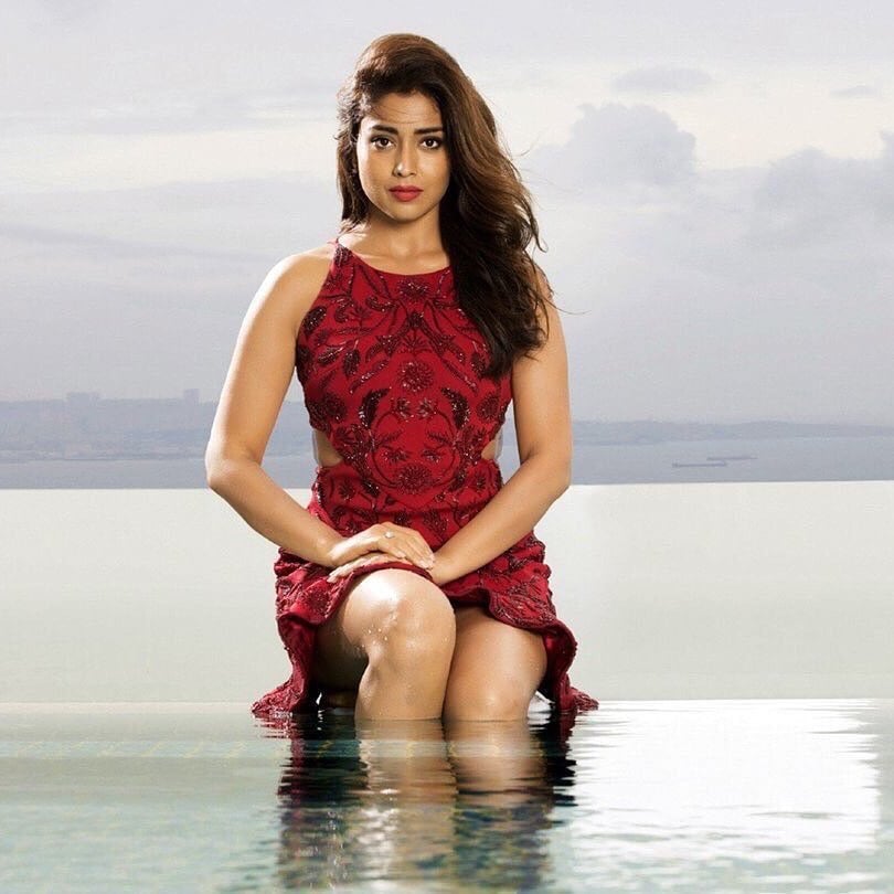 Red Hot Shriya Getting Wet At The Beach
