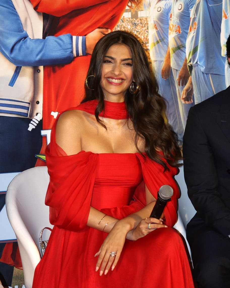 Red Hot Sonam Cleavage Show At The Zoya Factor Pressmeet Set 1