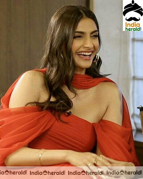 Red Hot Sonam Showing Big Cleavage Stills