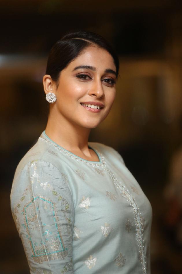 Regina Cassandra hot and beauty photos