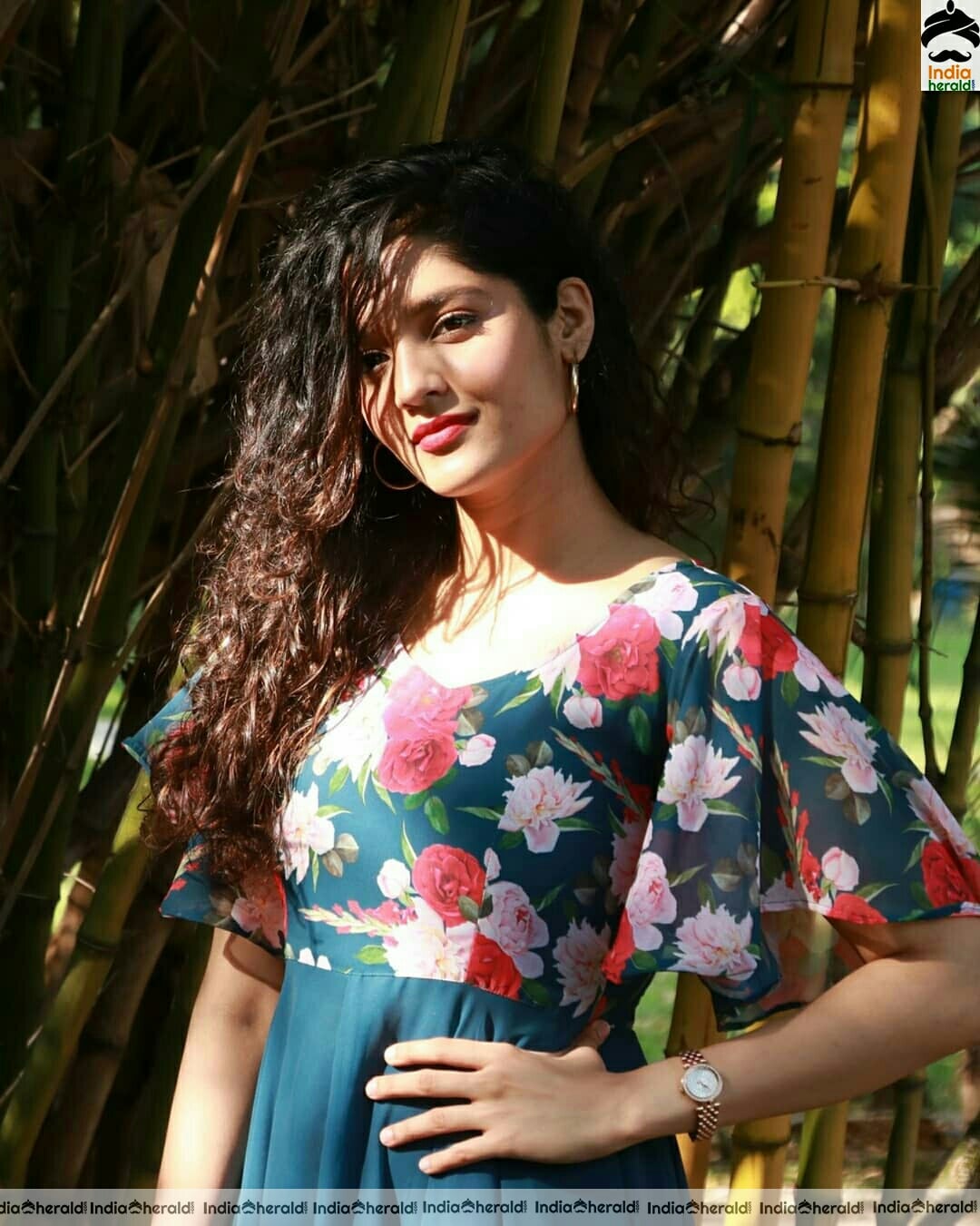 Ritika Singh Latest Cute Photostills