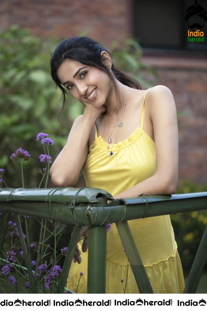 Riya suman latest Hot Photos in Yellow and Blue attire