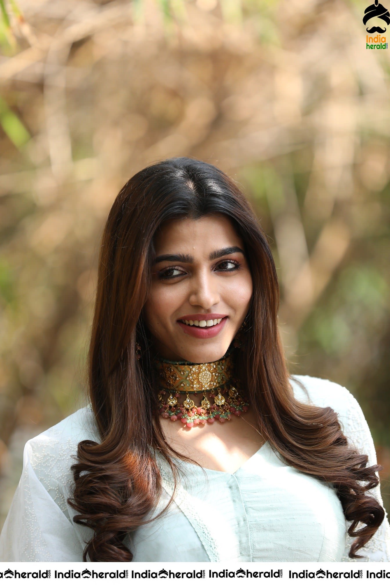 Sai Dhansika shows her Hot Waistline in her Recent Photoshoot