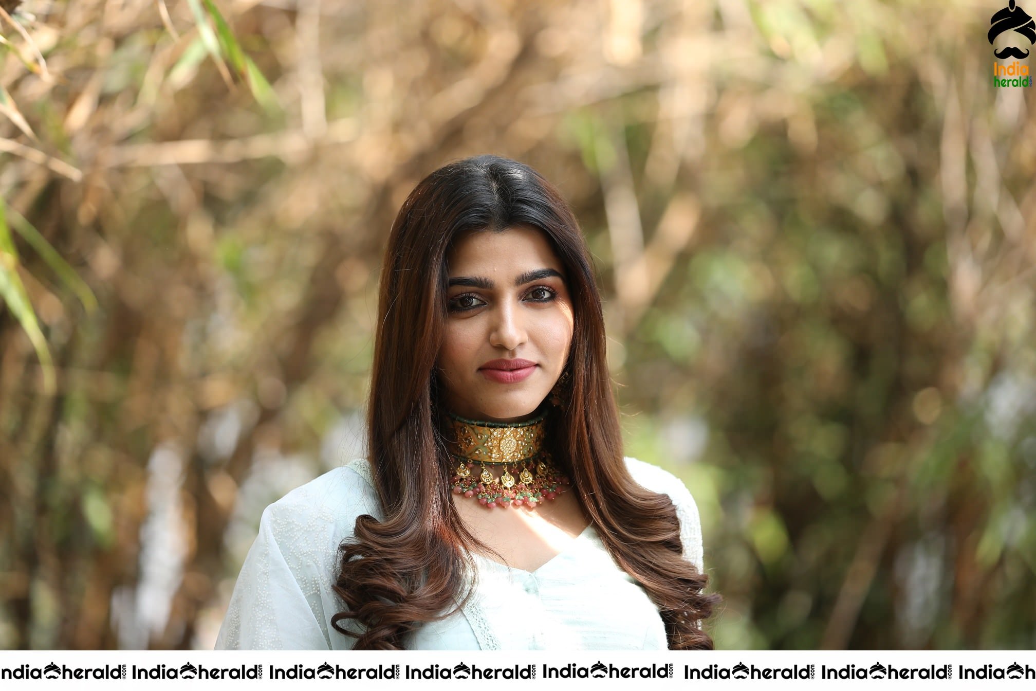 Sai Dhansika shows her Hot Waistline in her Recent Photoshoot