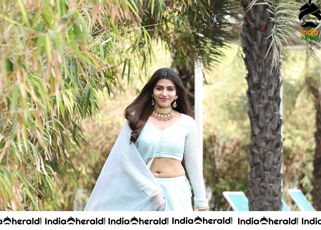 Sai Dhansika shows her Hot Waistline in her Recent Photoshoot