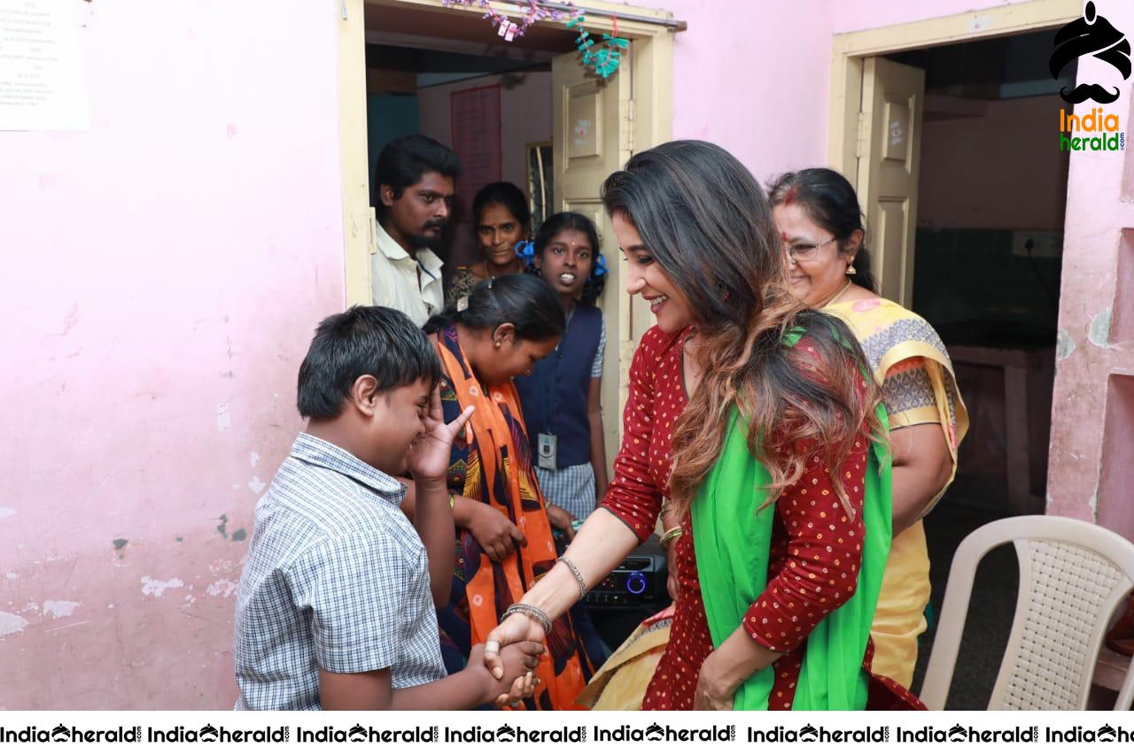 Sakshi Agarwal visited Autism Affected Children Home