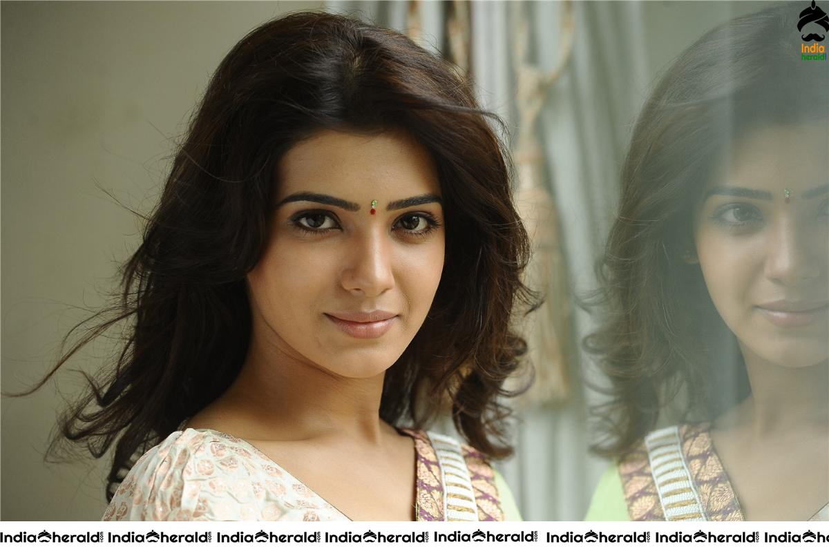 Samantha Akkineni Throwback Photoshoot in Saree before her Plastic surgery