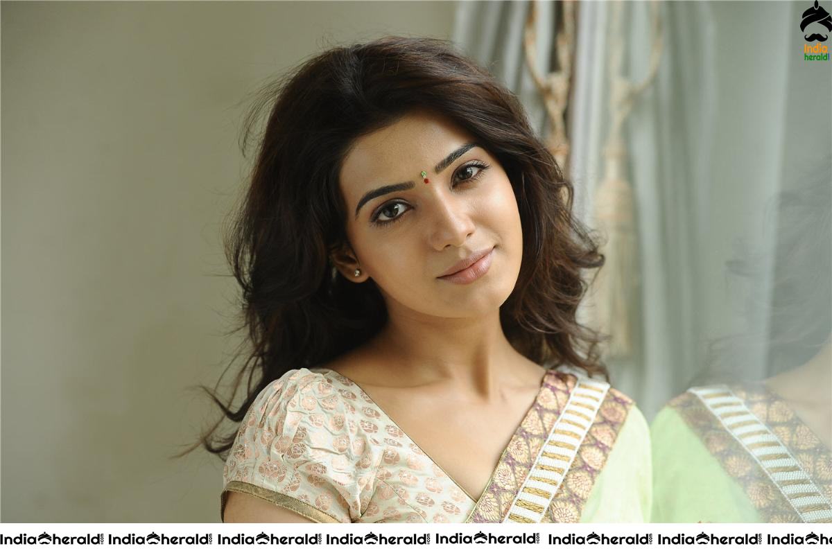 Samantha Akkineni Throwback Photoshoot in Saree before her Plastic surgery