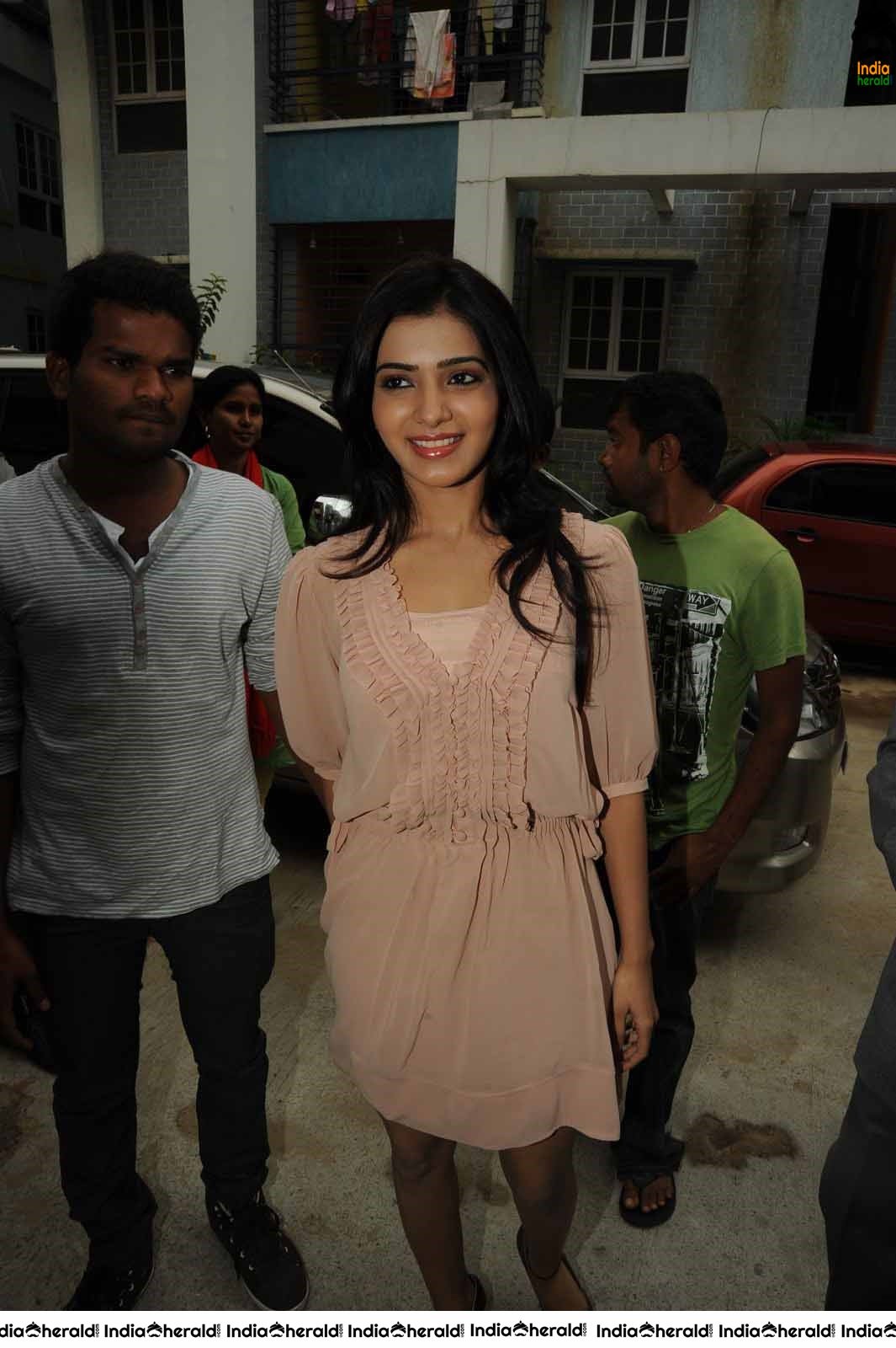 Samantha Caught by Paparazzi while visiting Girish Apartments in Chennai Set 2