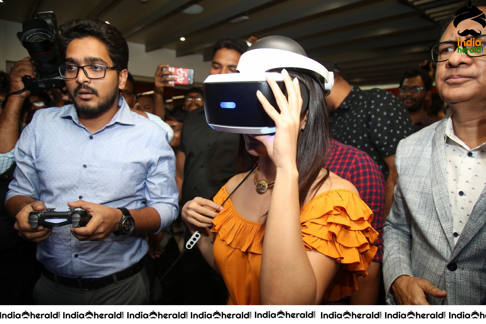 Samantha Gets Excited And Thrilled While Wearing Virtual Reality Set 1