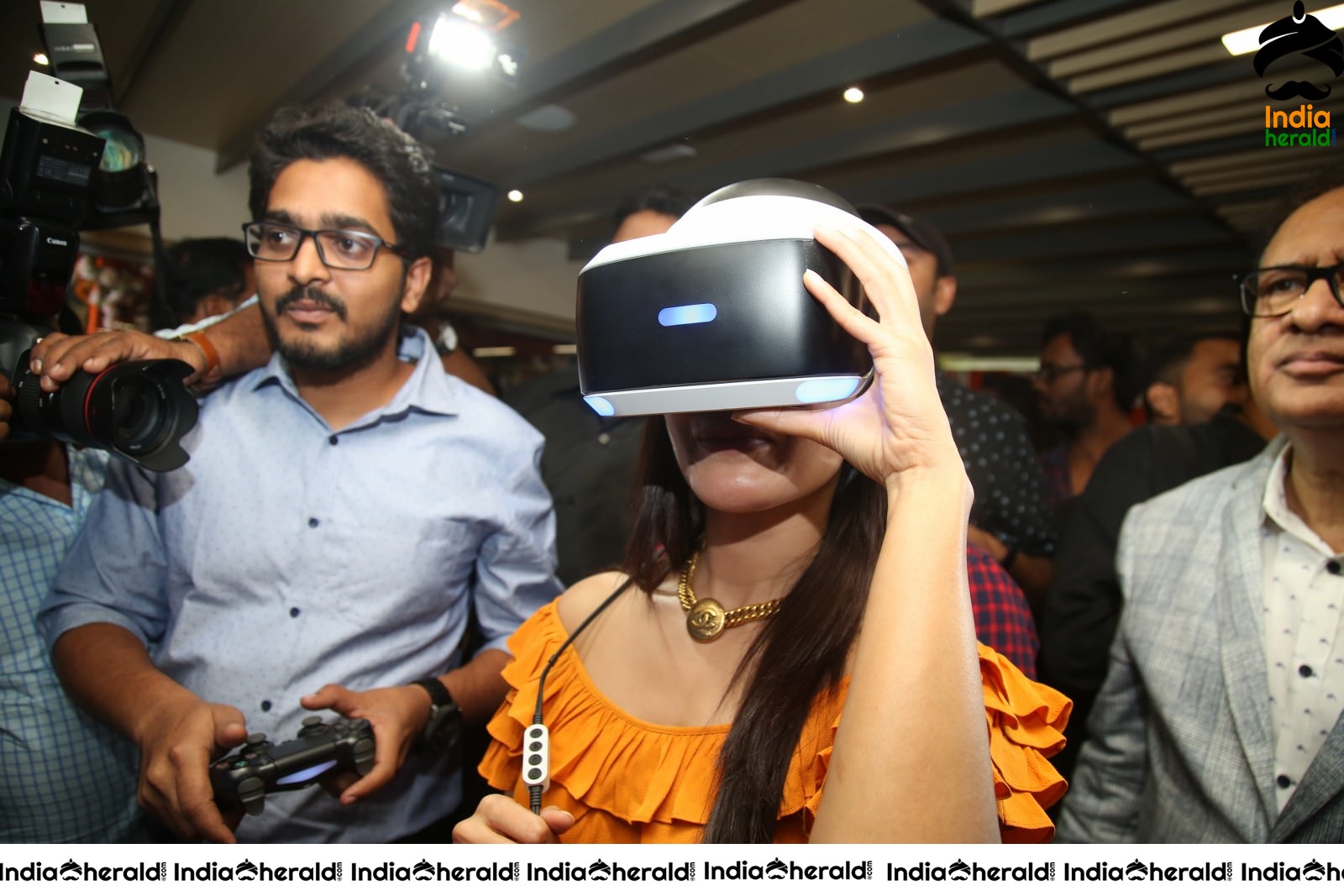 Samantha Gets Excited And Thrilled While Wearing Virtual Reality Set 2