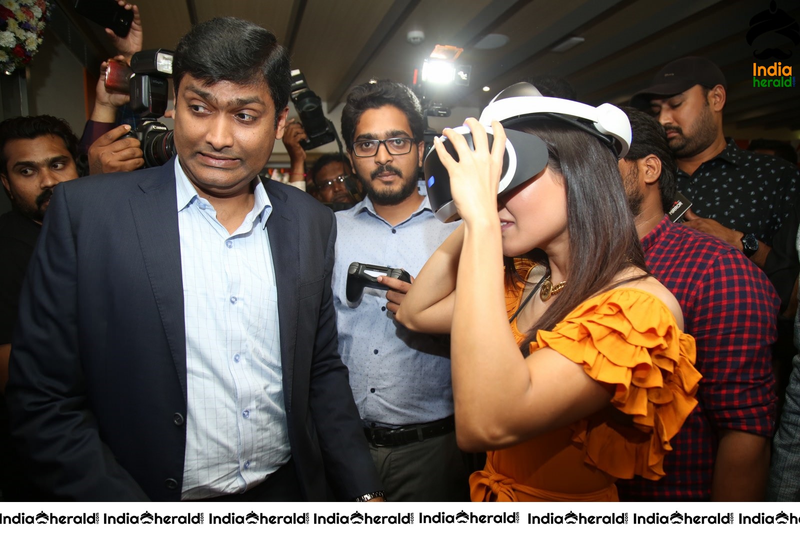 Samantha Gets Excited And Thrilled While Wearing Virtual Reality Set 2