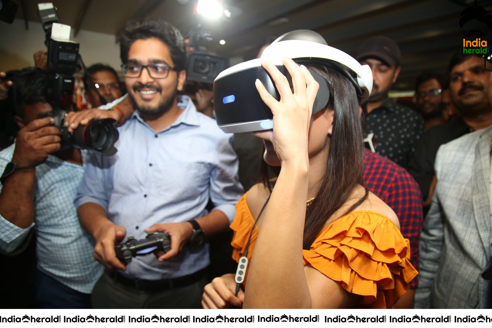 Samantha Gets Excited And Thrilled While Wearing Virtual Reality Set 2