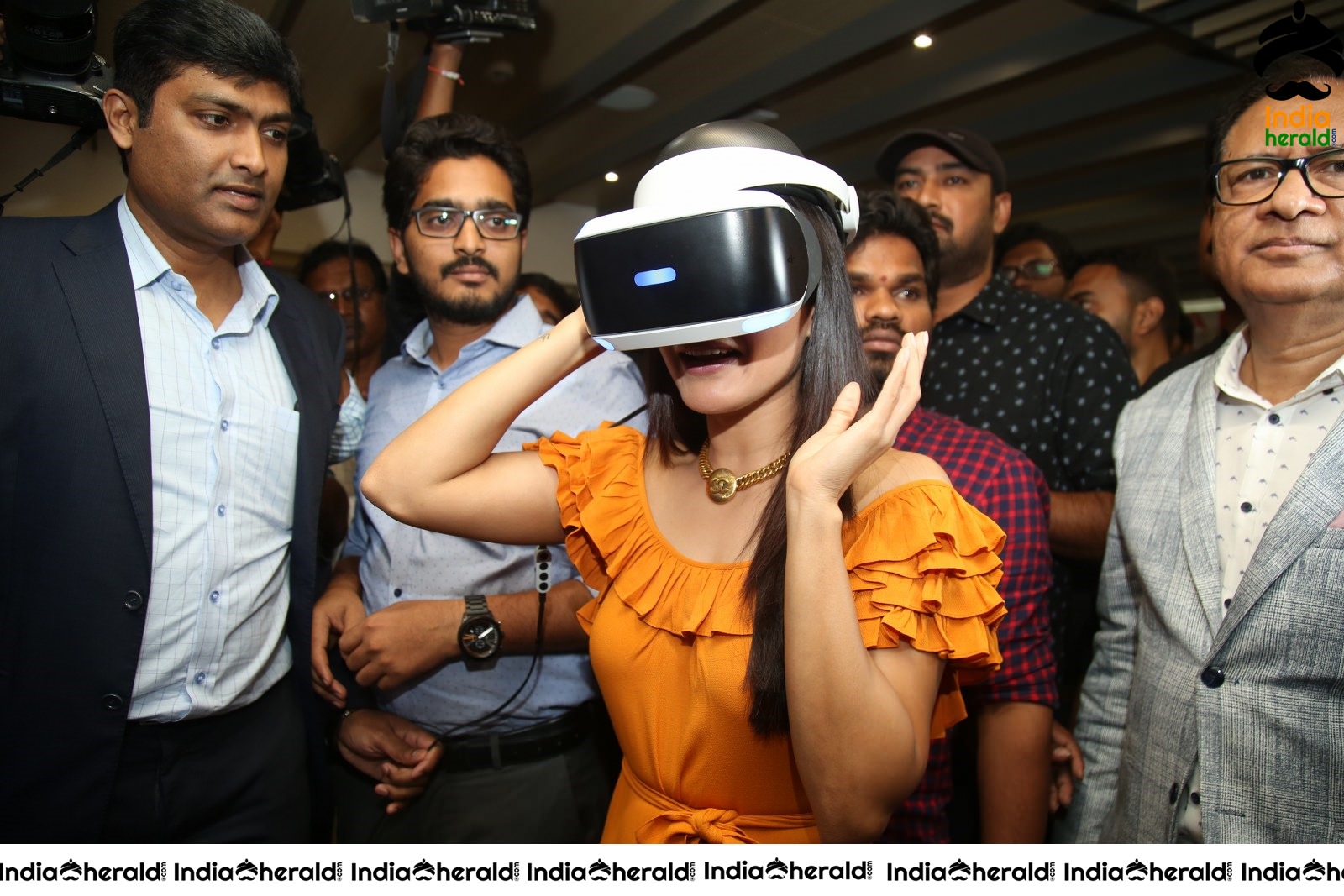 Samantha Gets Excited And Thrilled While Wearing Virtual Reality Set 4