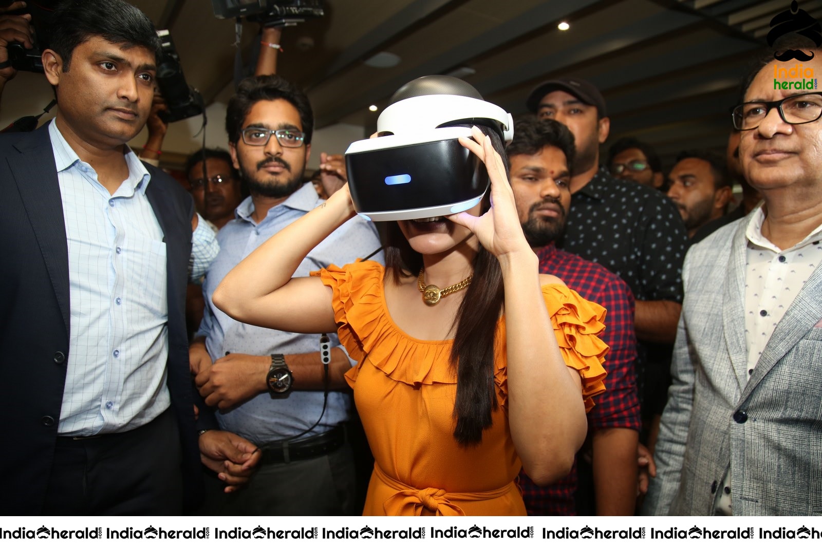 Samantha Gets Excited And Thrilled While Wearing Virtual Reality Set 4