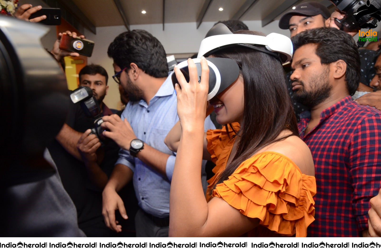 Samantha Gets Excited And Thrilled While Wearing Virtual Reality Set 5